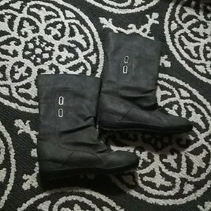 Adorable grey wash boots